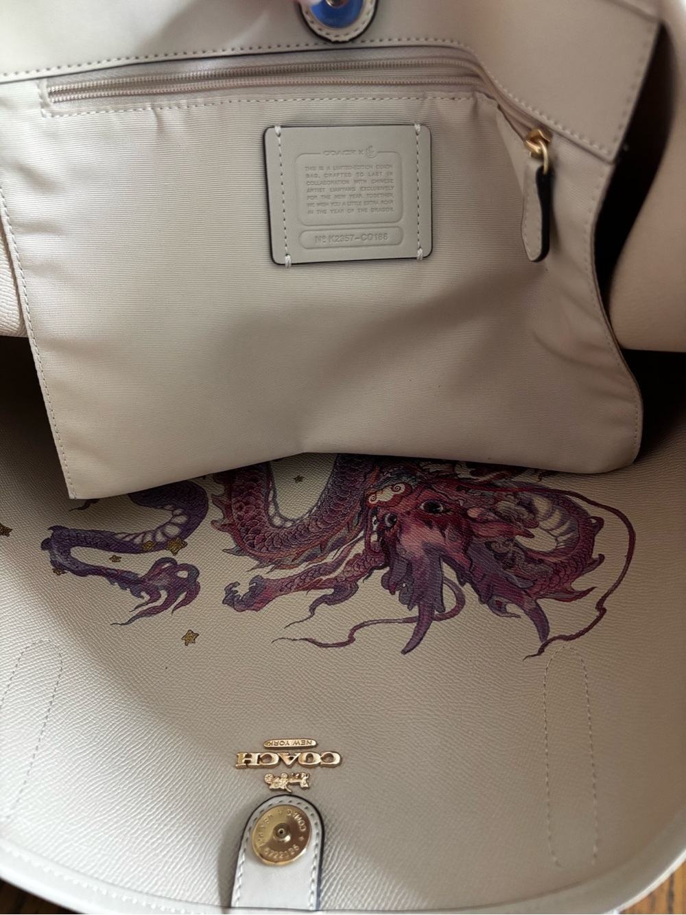 Coach New Year City Tote Bag With Dragon 2024 limited edition - Picture 3 of 13